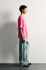 БАЗОВАЯ ФУТБОЛКА RELAXED FIT С ЭФФЕКТОМ ПОТЕРТОСТИ — ZARA