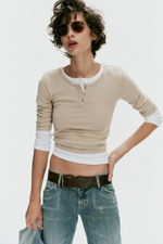 ФУТБОЛКА С ВОРОТНИКОМ НА ПУГОВИЦАХ — ZARA
