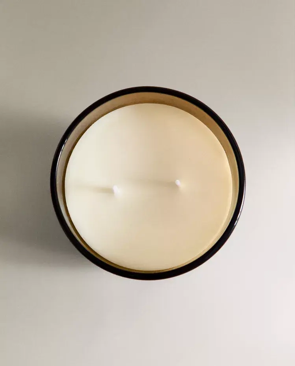 ZARA HOME АРОМАТИЧЕСКАЯ СВЕЧА MAJESTIC OUD (400 Г)