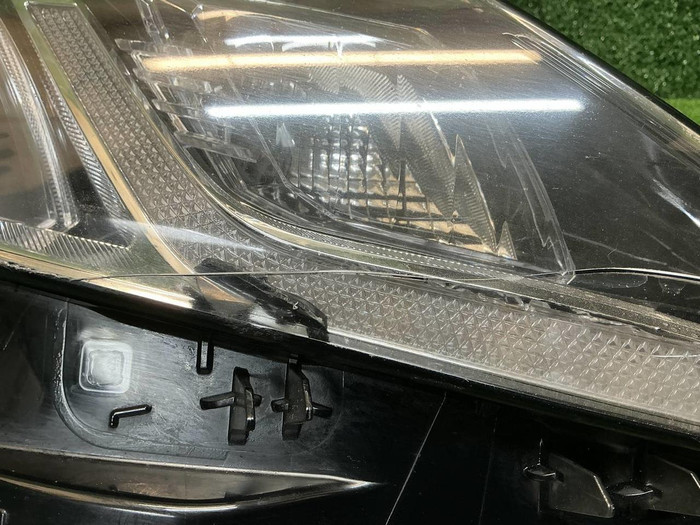 Фара правая Toyota Camry xv70 (2017-н.в.) LED