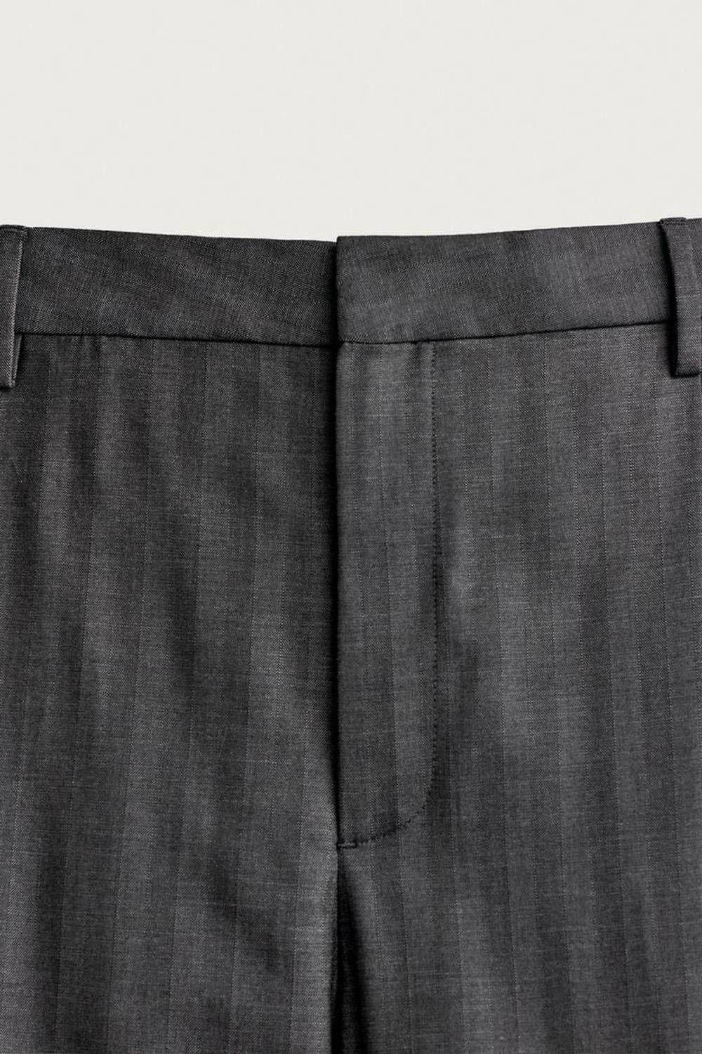 ZARA БРЮКИ RELAXED FIT В ПОЛОСКУ СО СКЛАДКАМИ, СЕРЫЙ