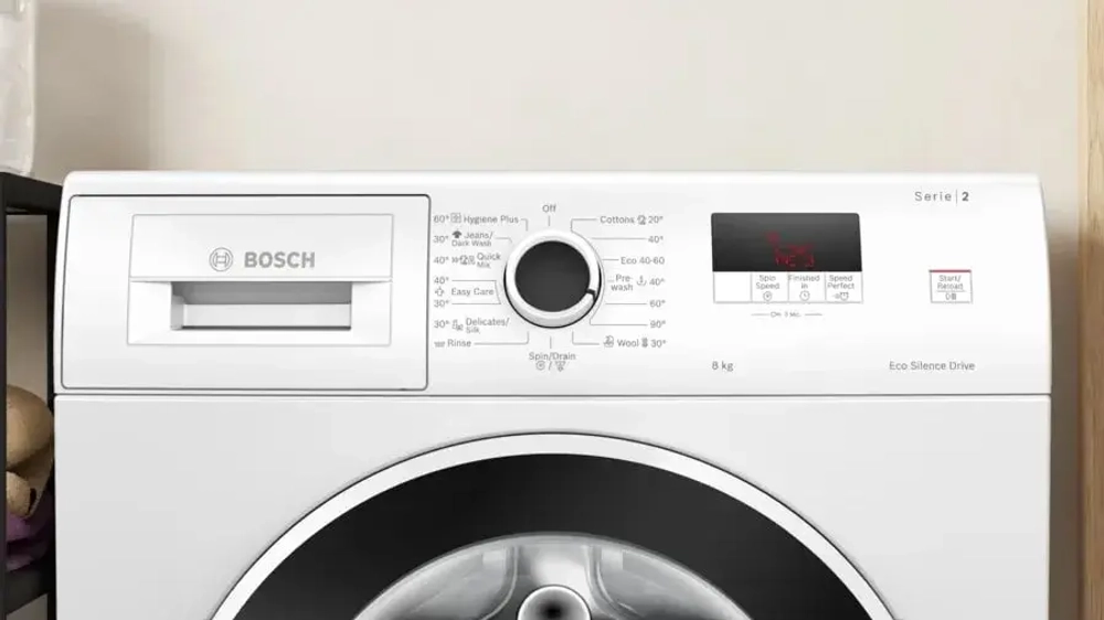 Стиральная машина Bosch WGE03200BY