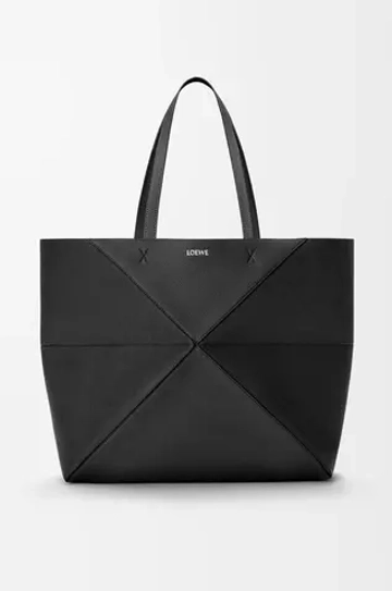 Loewe Большая сумка-тоут Puzzle Fold из мягкой зернистой телячьей кожи, черный