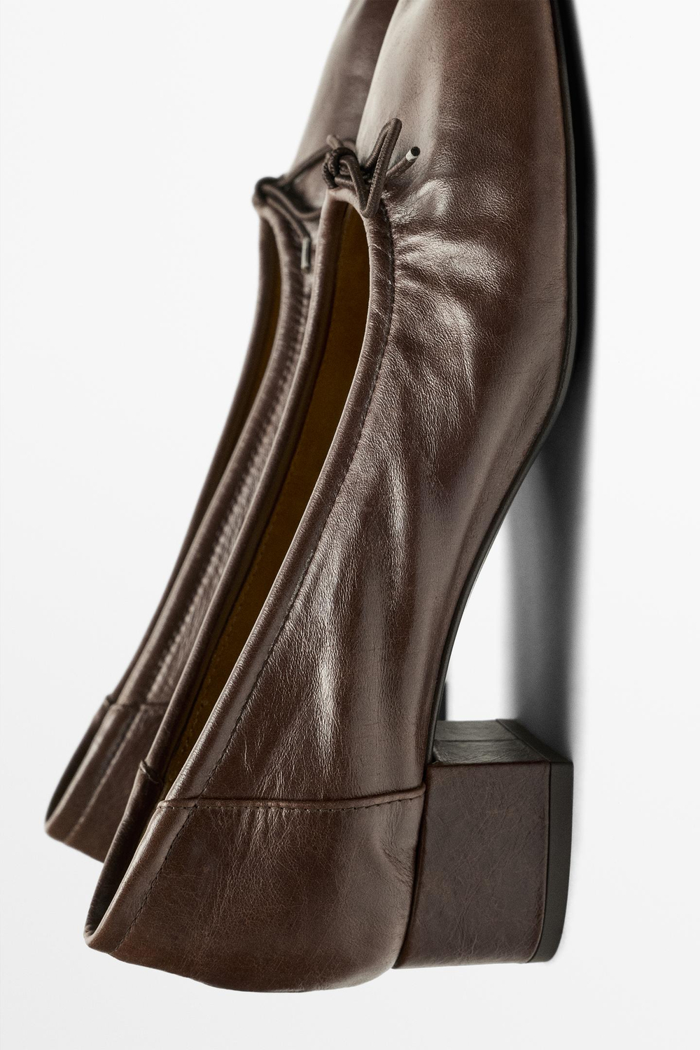 Massimo Dutti Балетки на каблуке, коричневый