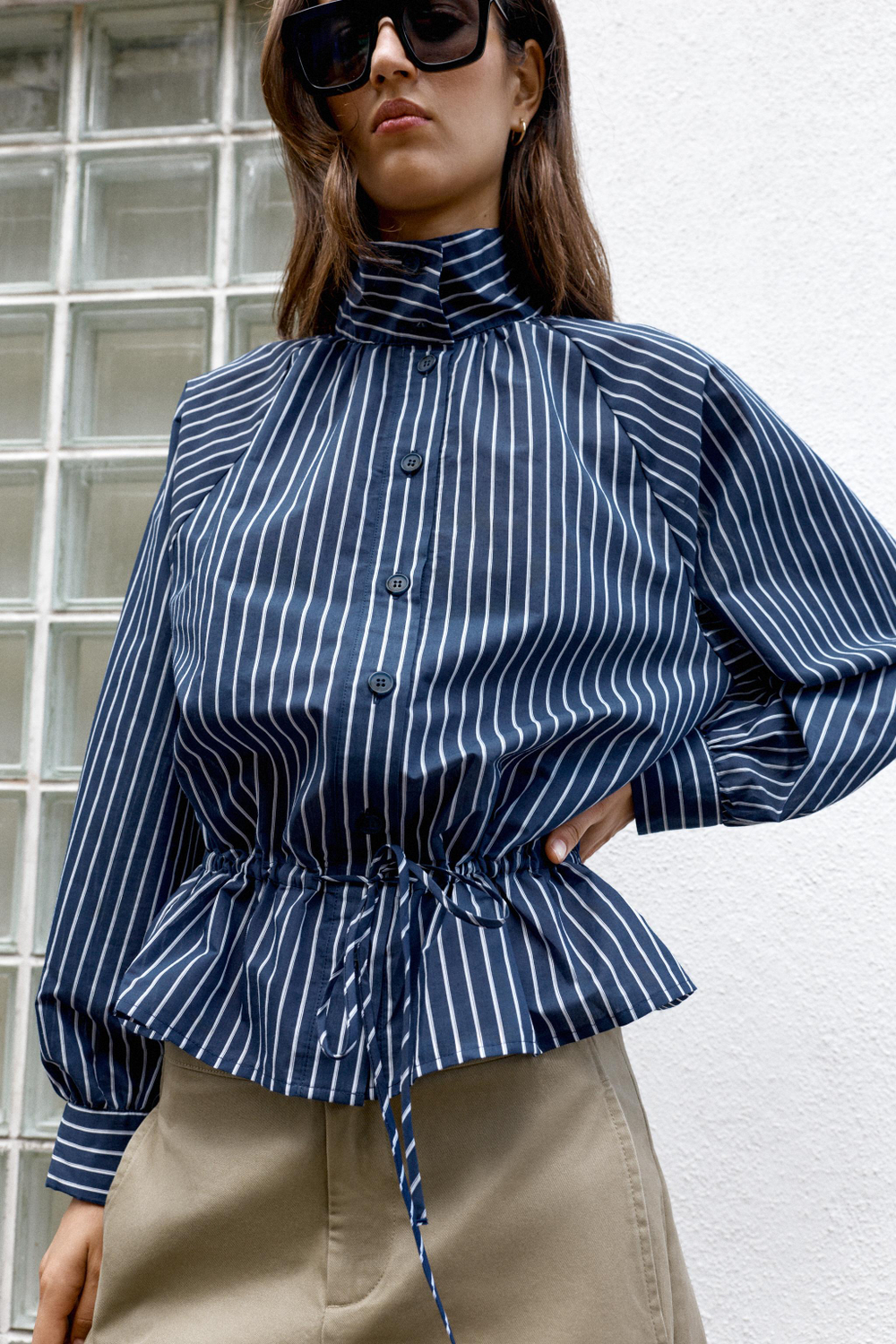 РУБАШКА В ПОЛОСКУ С ВОРОТНИКОМ-СТОЙКОЙ — ZARA