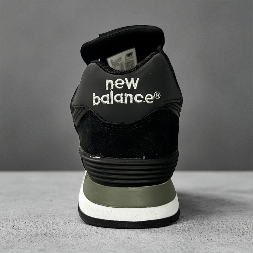 New Balance 574 • Black