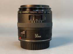 Canon EF 50mm f/2.5 Compact Macro