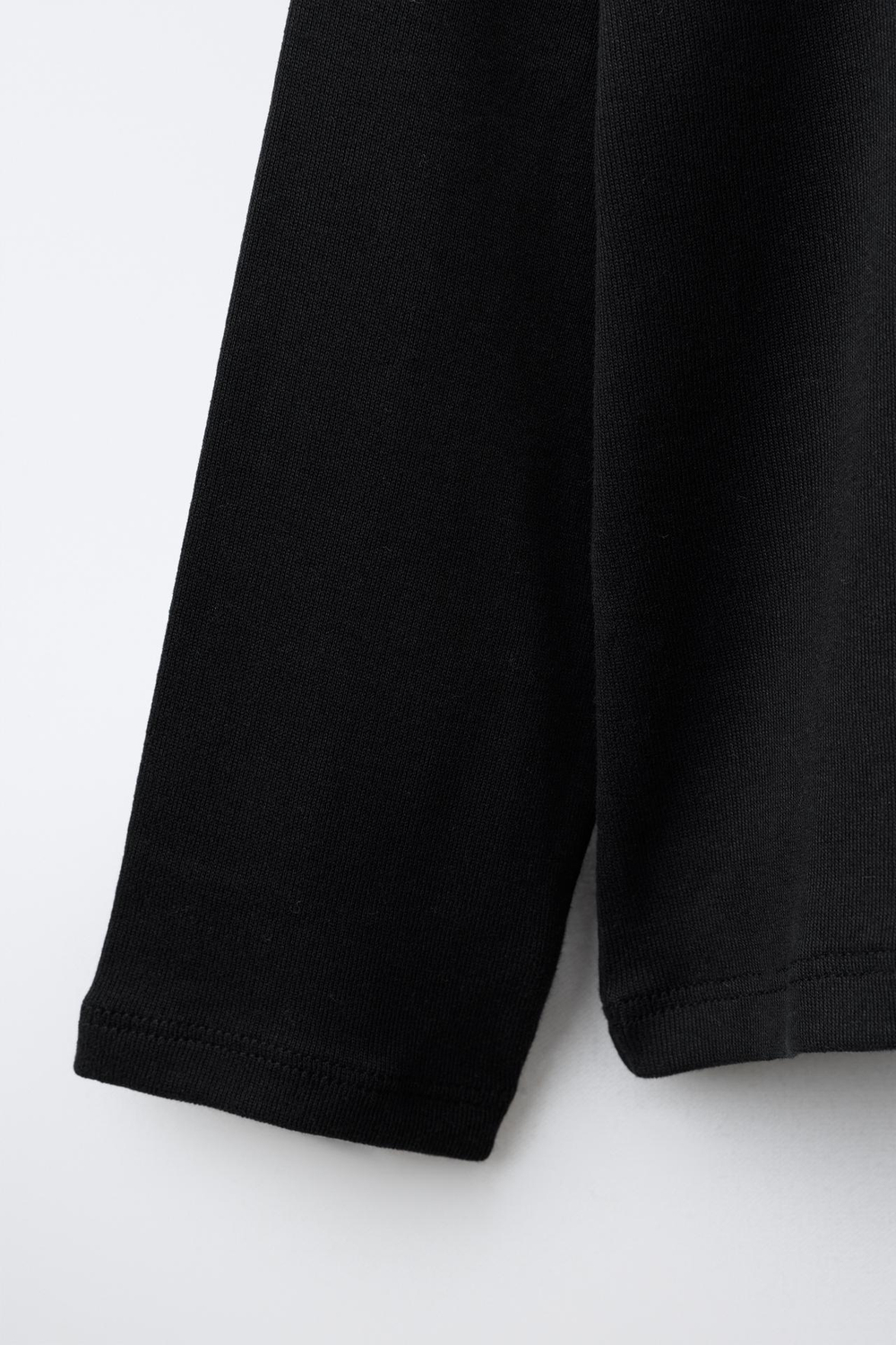 ZARA ОДНОТОННЫЙ ТОП С ВОРОТНИКОМ-СТОЙКОЙ, ЧЕРНЫЙ