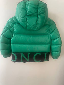 Пуховик Moncler