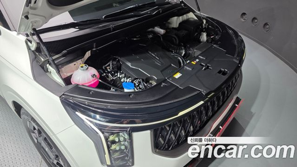 KIA Canival Gasoline 7-Seater Signature — 2025