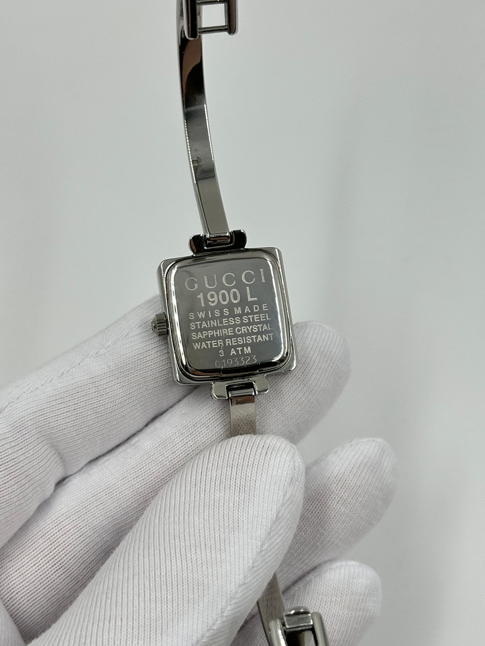 Часы Gucci 1900L