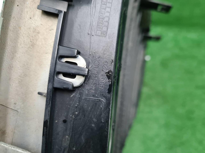 Решетка радиатора правая BMW X3 G01 X4 G02 (17-21)