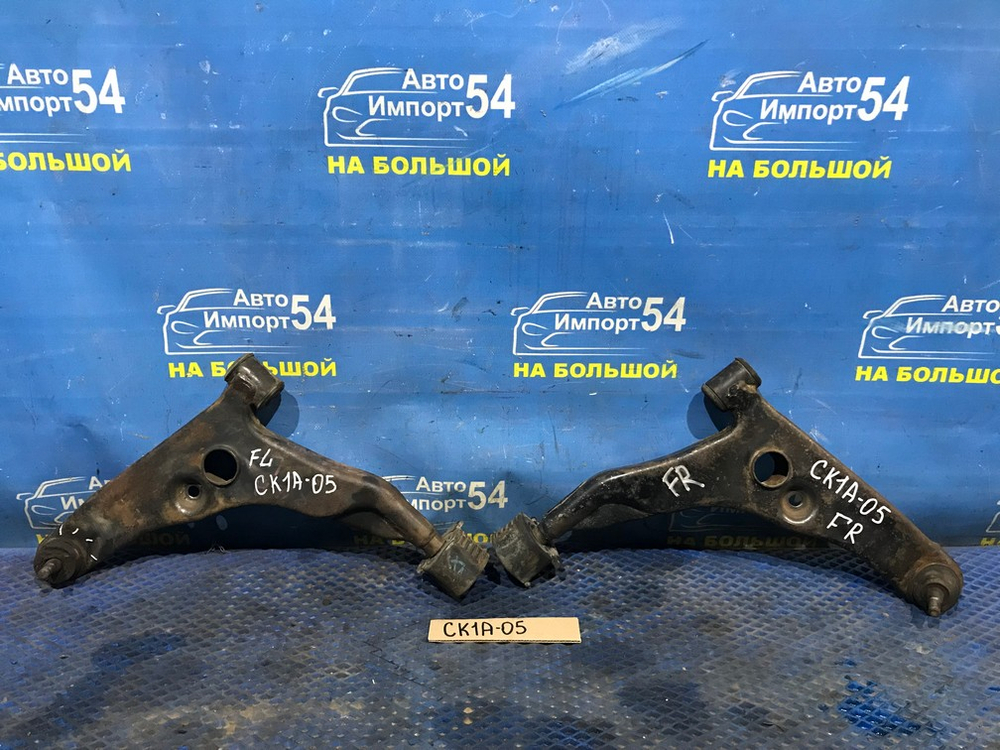 Рычаг передний правый MITSUBISHI LANCER 1998