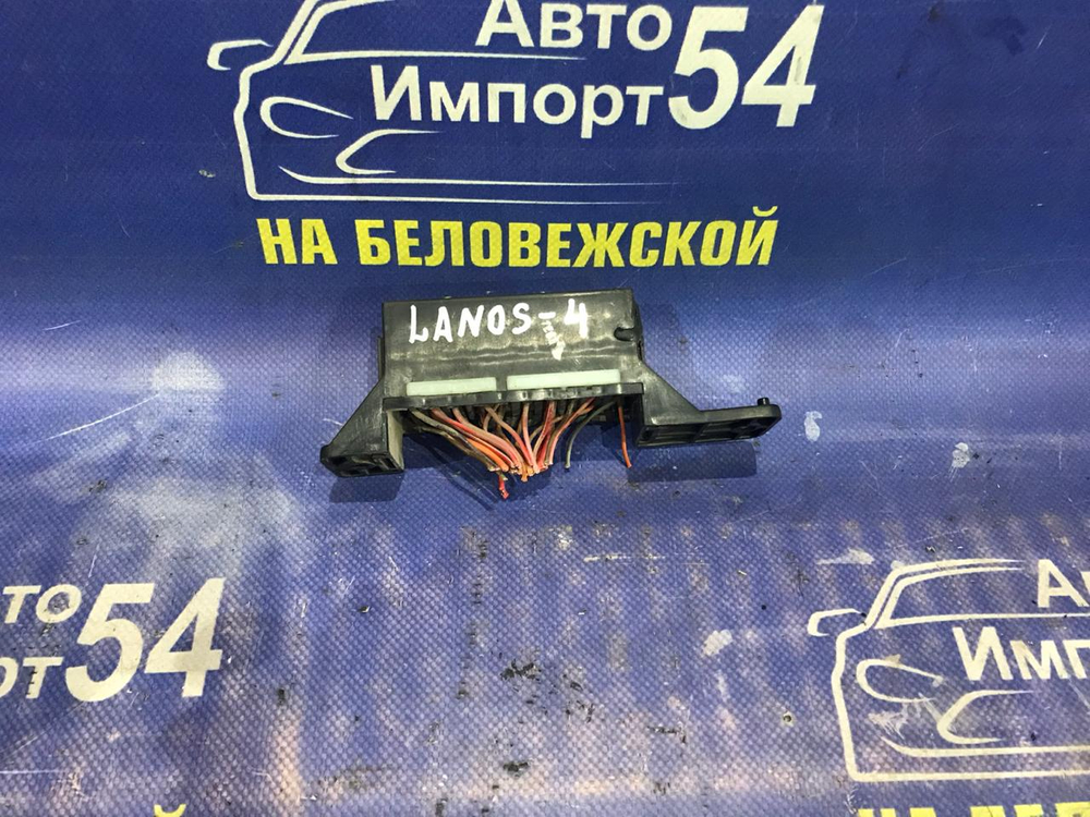 Блок предохранителей салонный CHEVROLET LANOS 2007