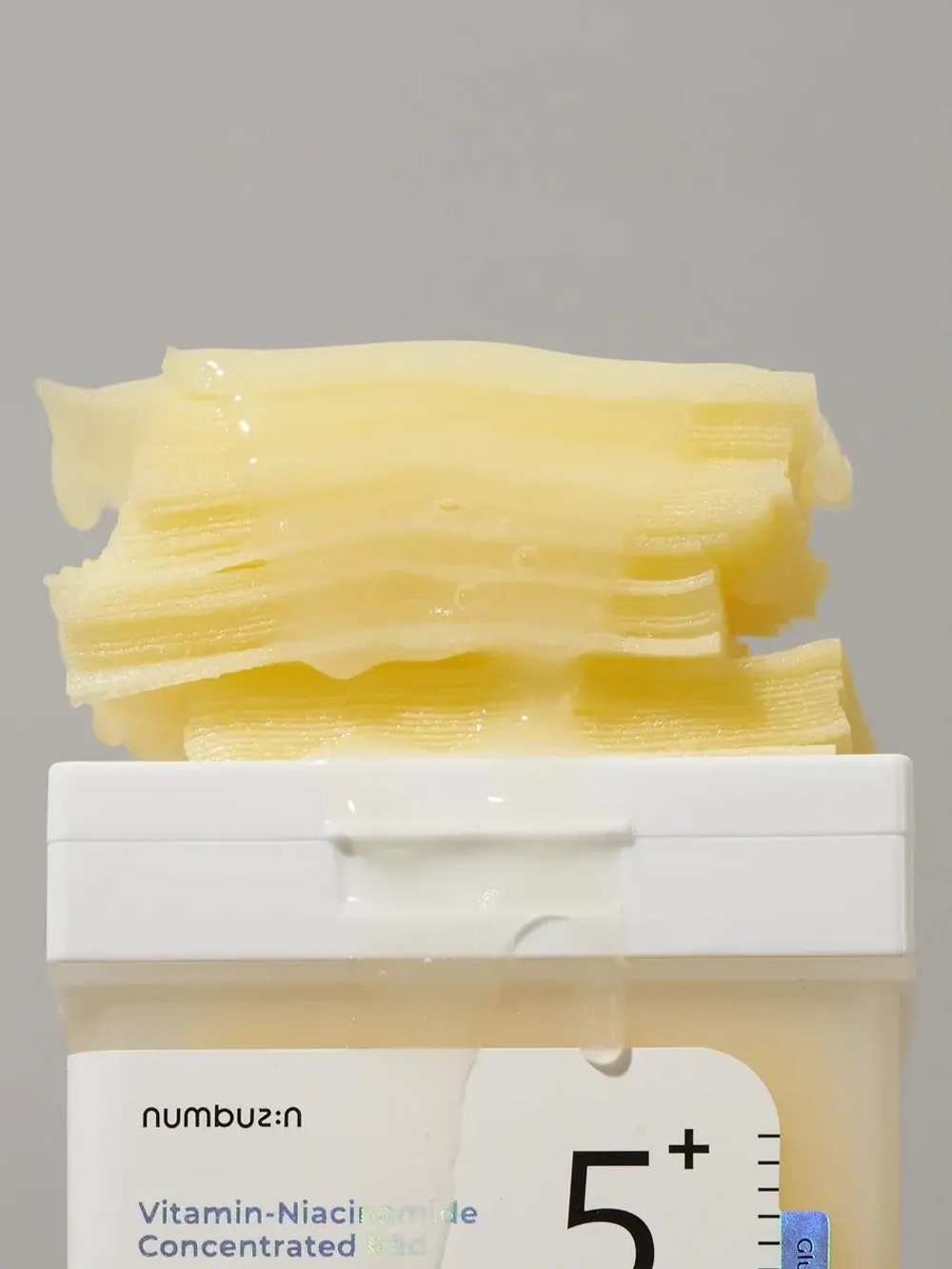 Numbuzin Осветляющие витаминные пэды с ниацинамидом No.5 Vitamin-Niacinamide Concentrated Pad 70 шт