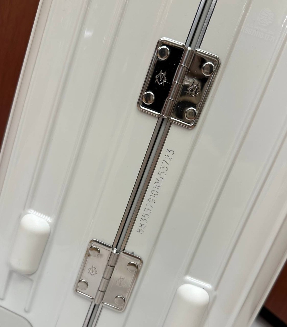 Чемодан Rimowa Hybrid