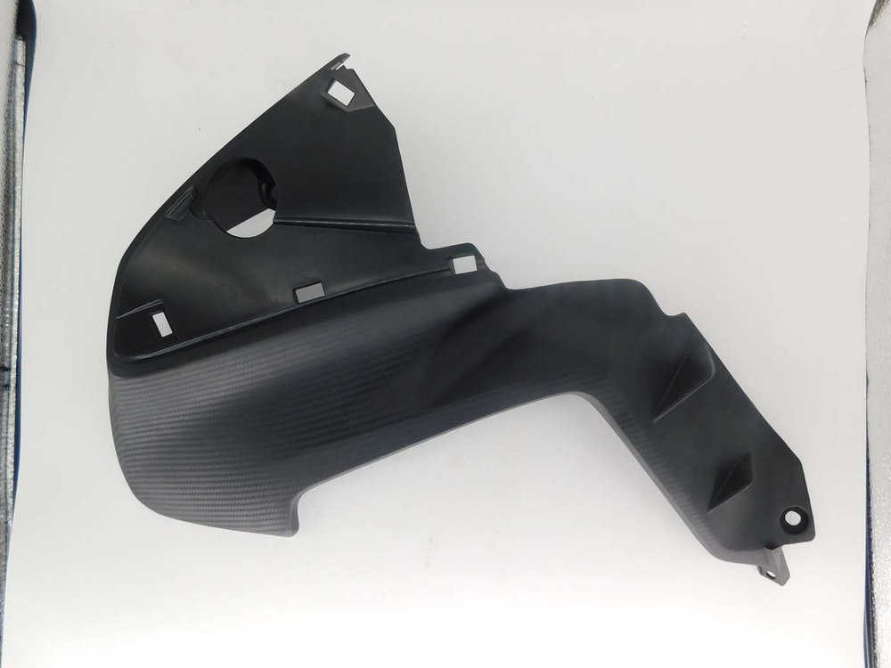 Пластик бака правый Honda CB650F 64320-MJE-D40