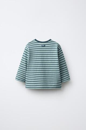 ZARA ФУТБОЛКА В ПОЛОСКУ С НАШИВКОЙ, СИНЕ-ЗЕЛЕНЫЙ