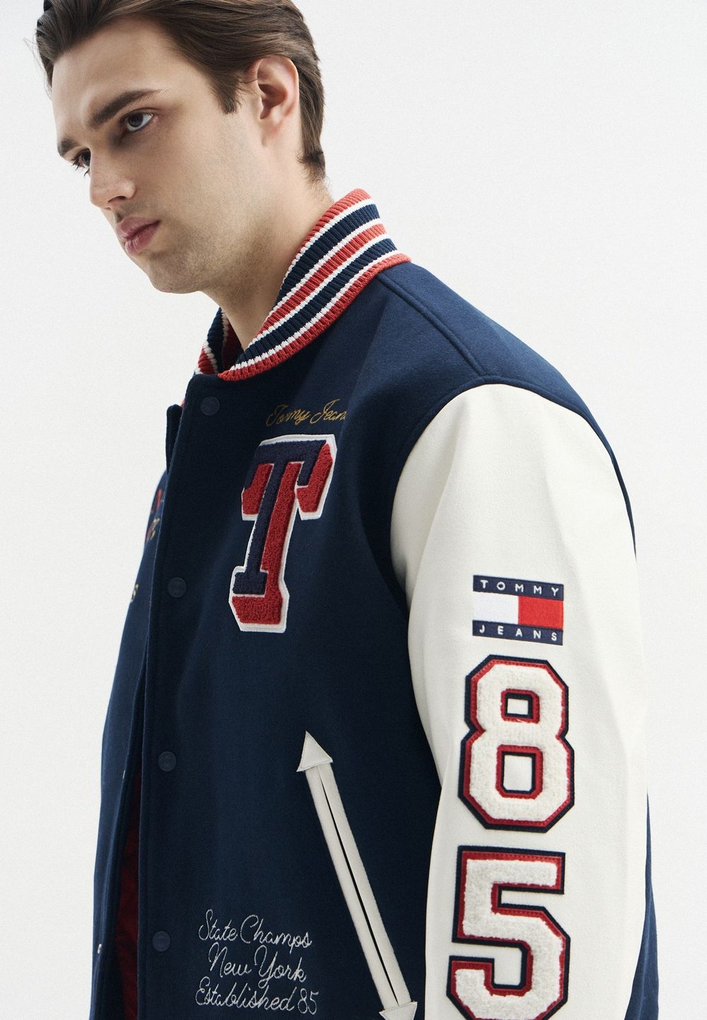 Куртка утепленная мужская TOMMY JEANS VARSITY BADGE JACKET