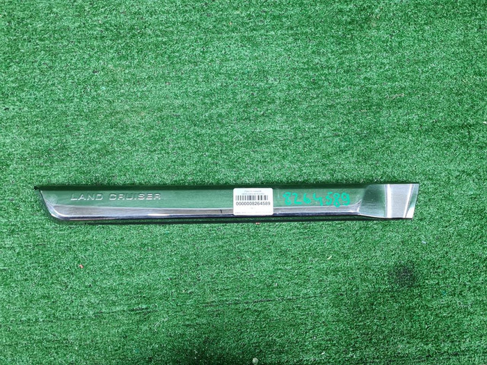 Молдинг двери задний правый Land Cruiser 200 15-21