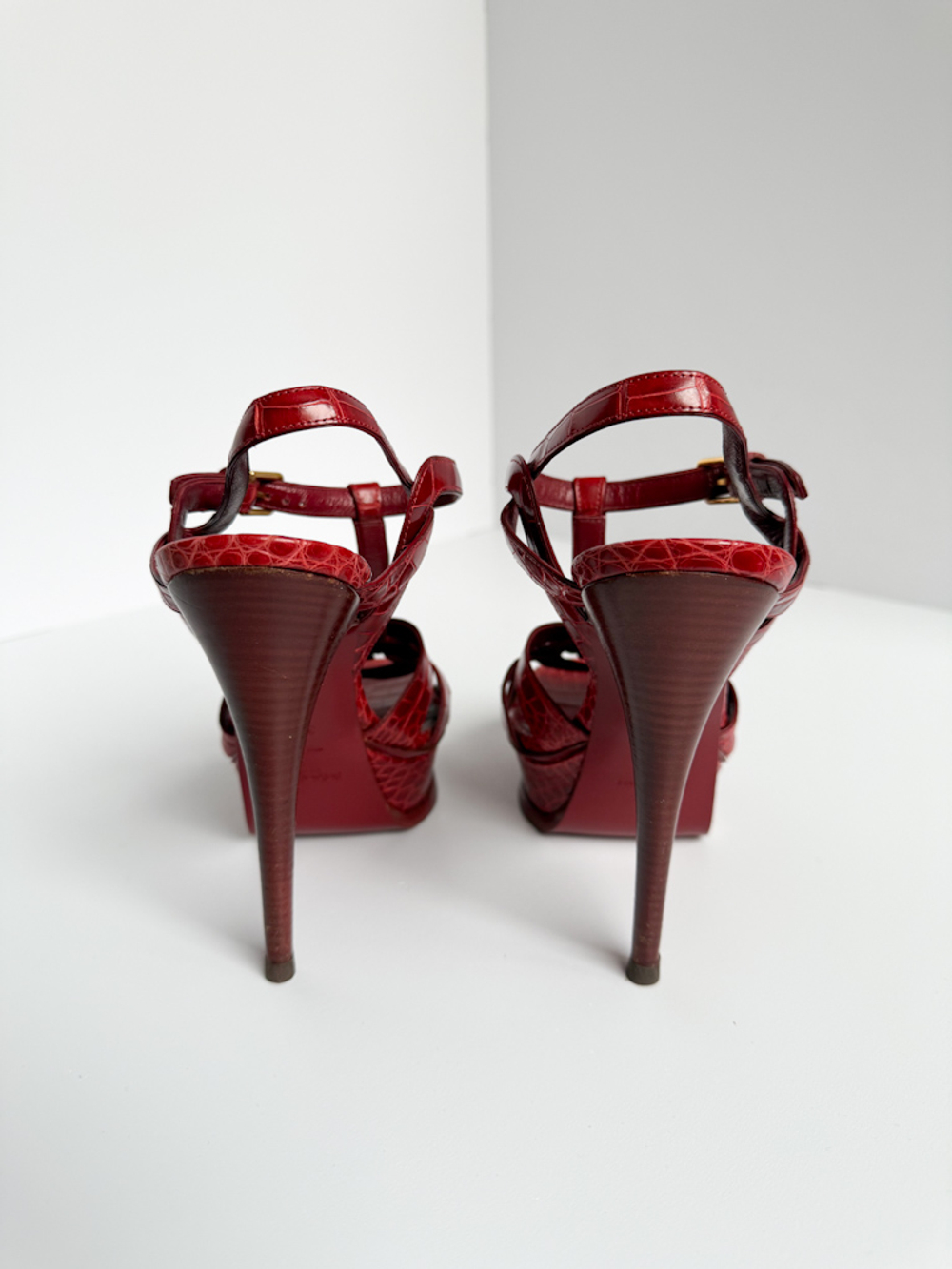 Кожаные босоножки Yves Saint Laurent, 38