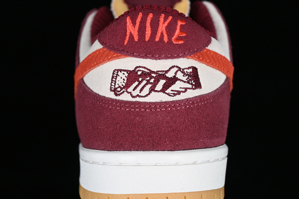 Nike SB Dunk Low Skate Like a Girl