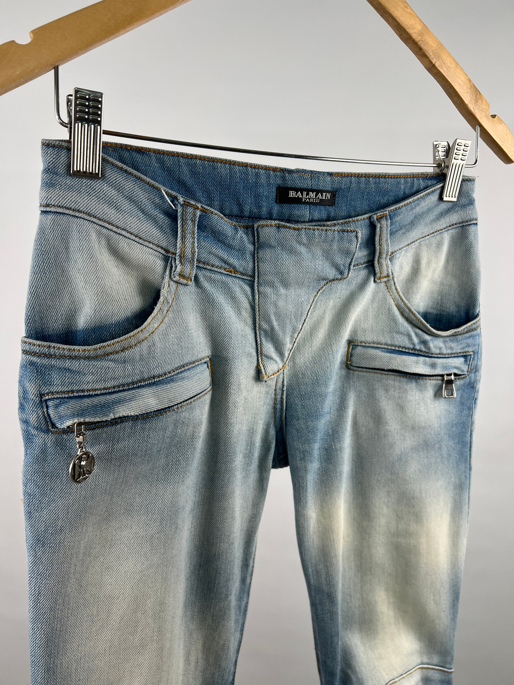 Джинсы Balmain