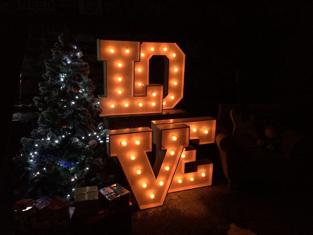 «LOVE»