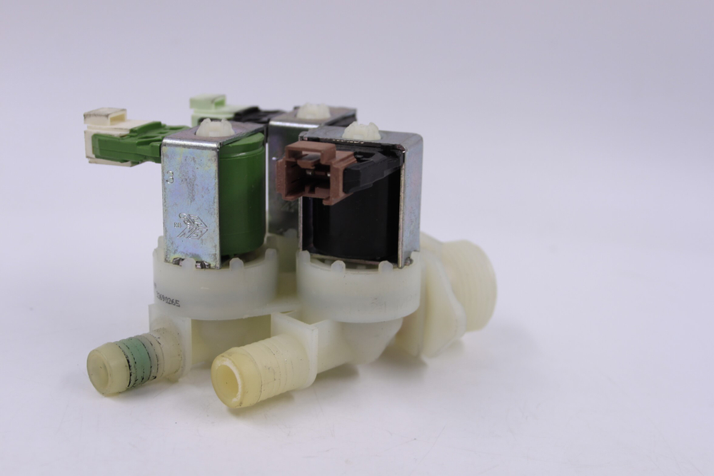Электромагнитный заливной клапан стиральной машины Electrolux 132518849