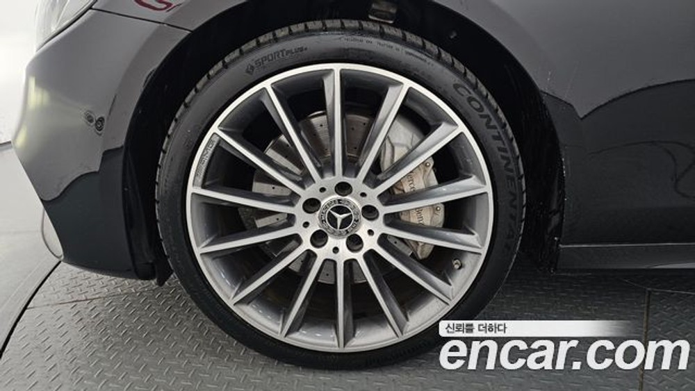 Mercedes-Benz E-Class E350 4MATIC AMG Line — 2019