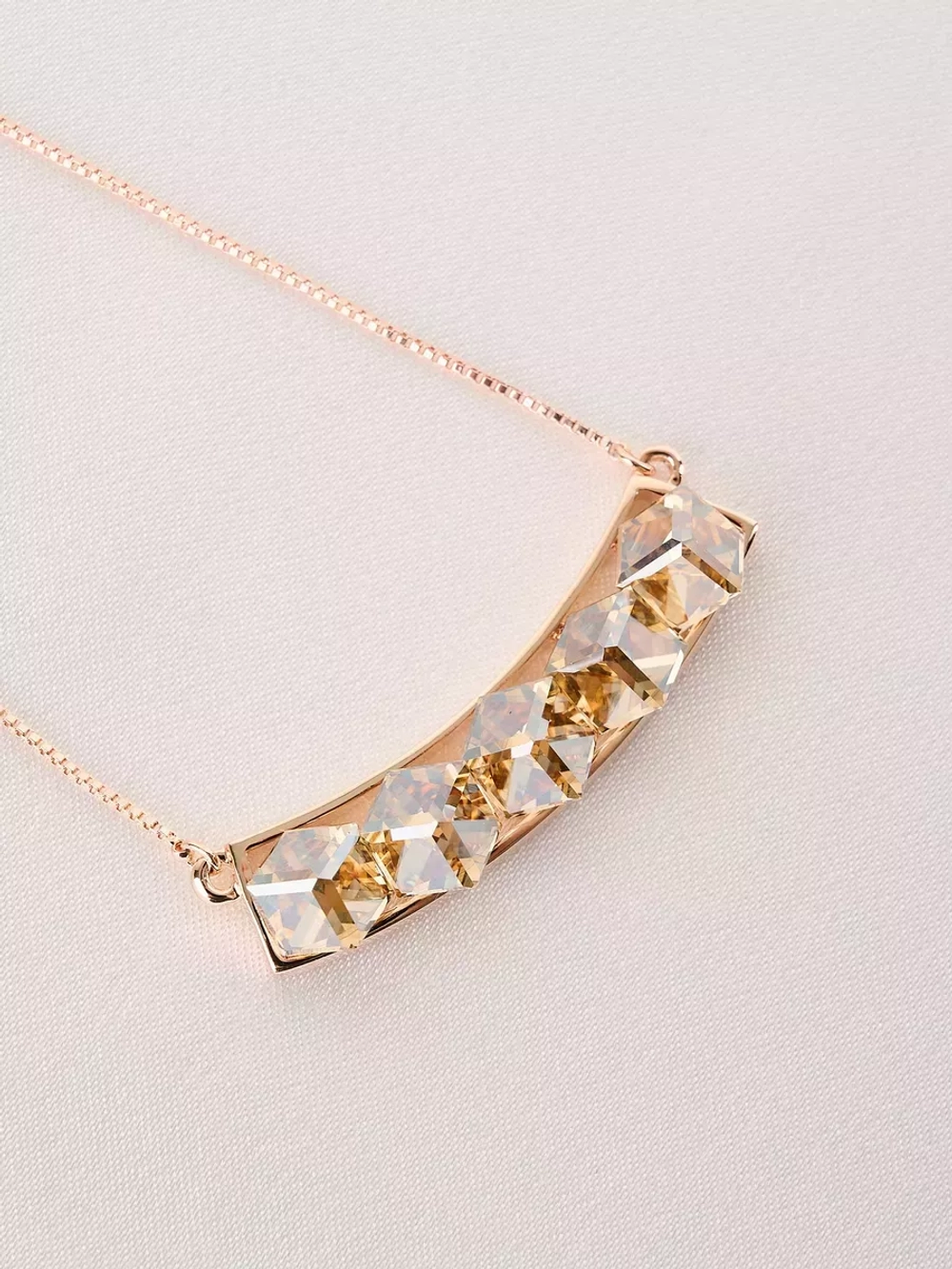 Колье Мираж с дорожкой кубиков Swarovski цвета шампань