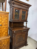 Старинный буфет с витражами