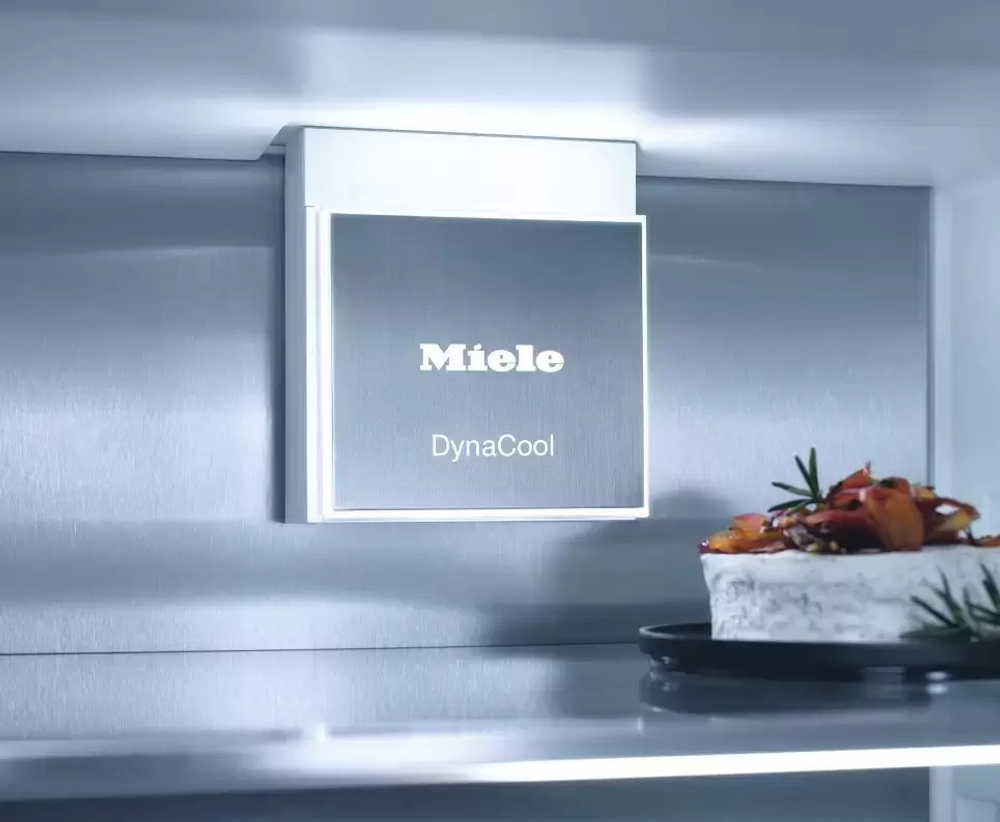 Встраиваемый холодильник Miele KFN 7795 C