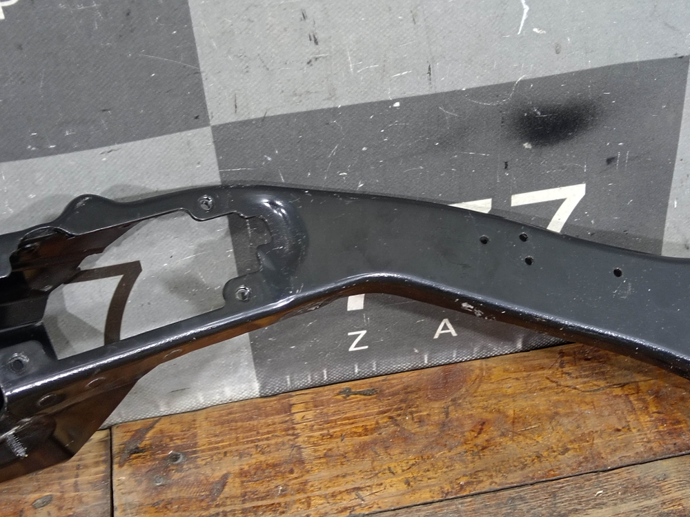 Кронштейн передней панели левый BMW X1 (F48) 15-22 Б/У Оригинал 51647426633