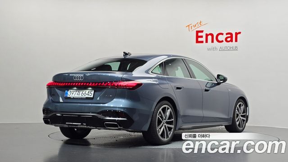 Audi A5 40 TFSI Quattro S Line — 2025
