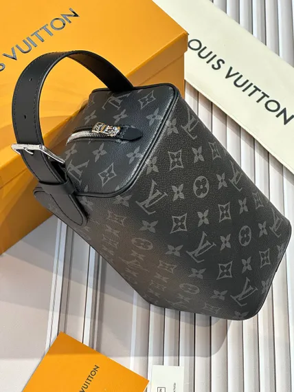 Несессер Louis Vuitton Locker Dopp Kit
