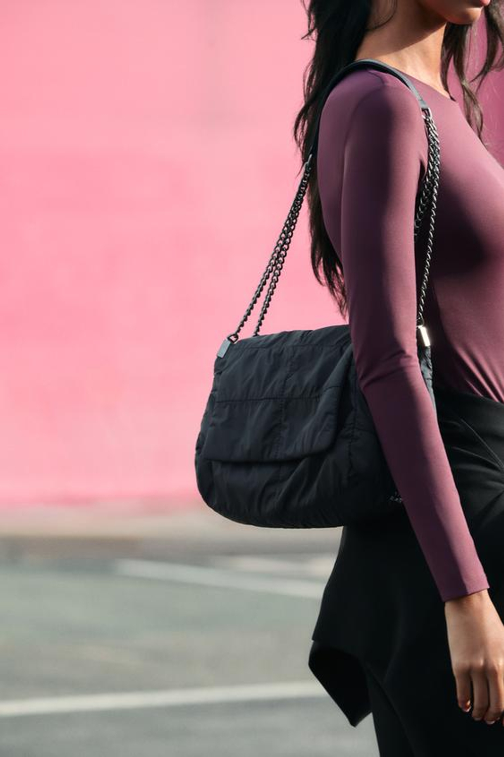 ZARA СУМКА С КЛАПАНОМ В СТИЛЕ РОК, ЧЕРНЫЙ