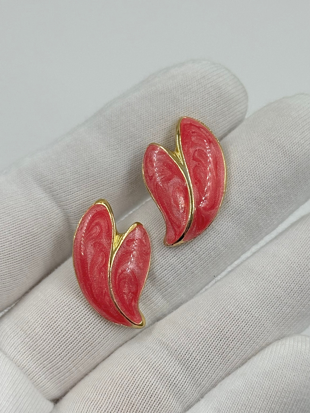 Серьги с розовой эмалью