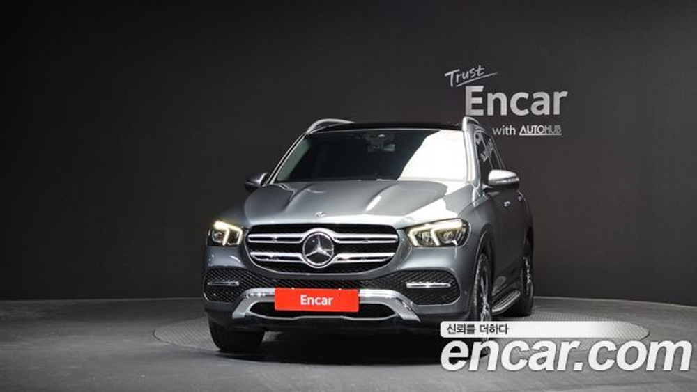 Mercedes-Benz GLE-Class GLE300d 4MATIC — 2020