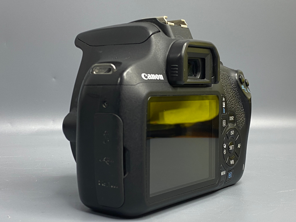 Canon EOS 1200D Body — не включается