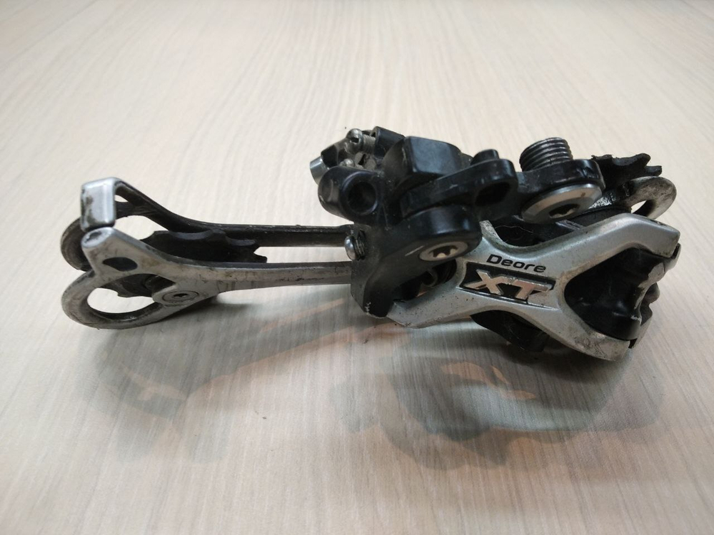 Задний переключатель Shimano Deore XT RD-M772