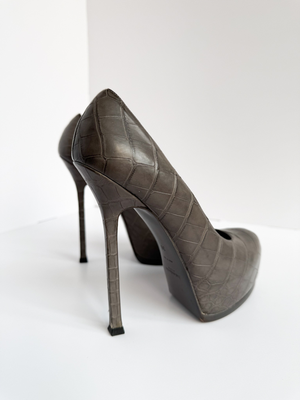 Кожаные туфли Saint Laurent, 38
