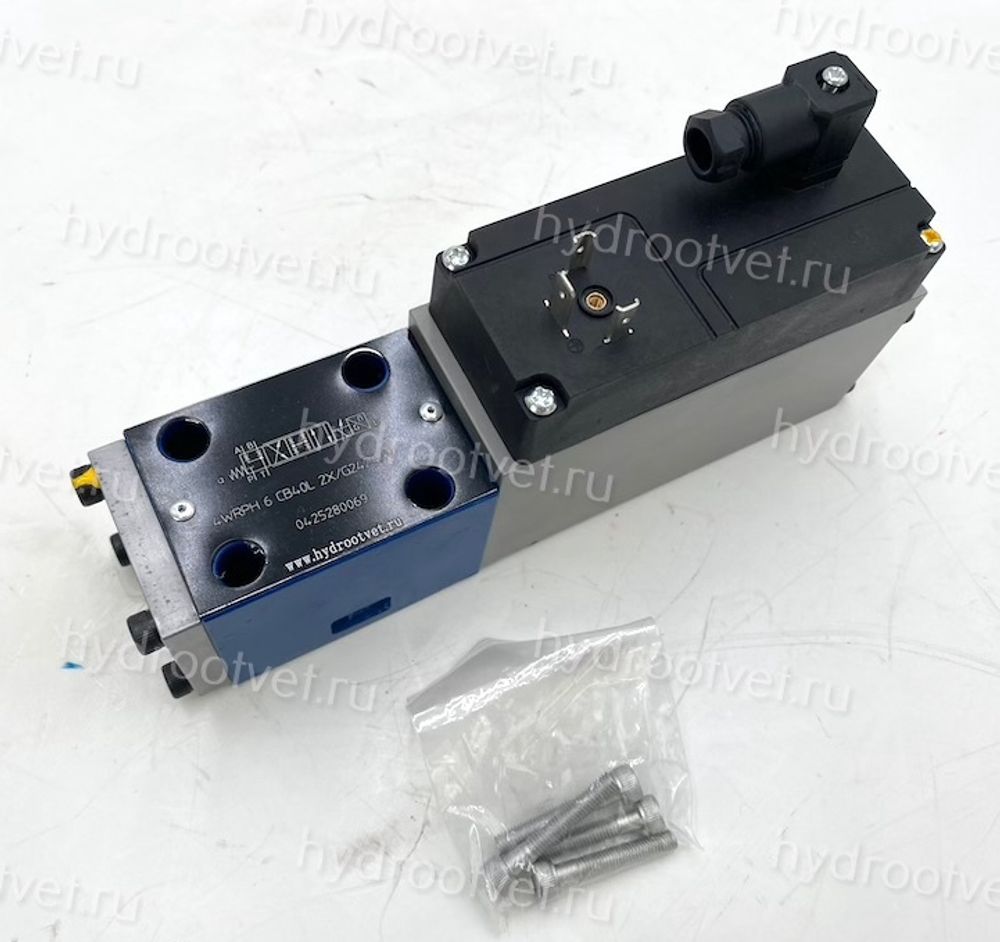 4WRPH6CB40L–2X/G24Z4/V - Сервораспределитель Ду6 с обратной связью по положению золотника без усилителя, номинальный расход 40 л/мин, характеристика L - линейная, схема С, уплотнения FKM