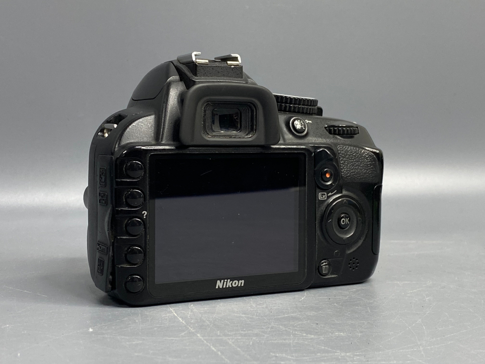 Nikon D3100 kit 18-55mm 86.500 кадров