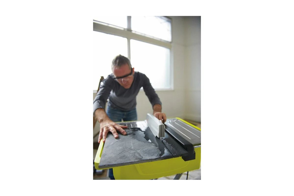 Аккумуляторный плиткорез Ryobi 18В ONE+ LTS180M 5133000154