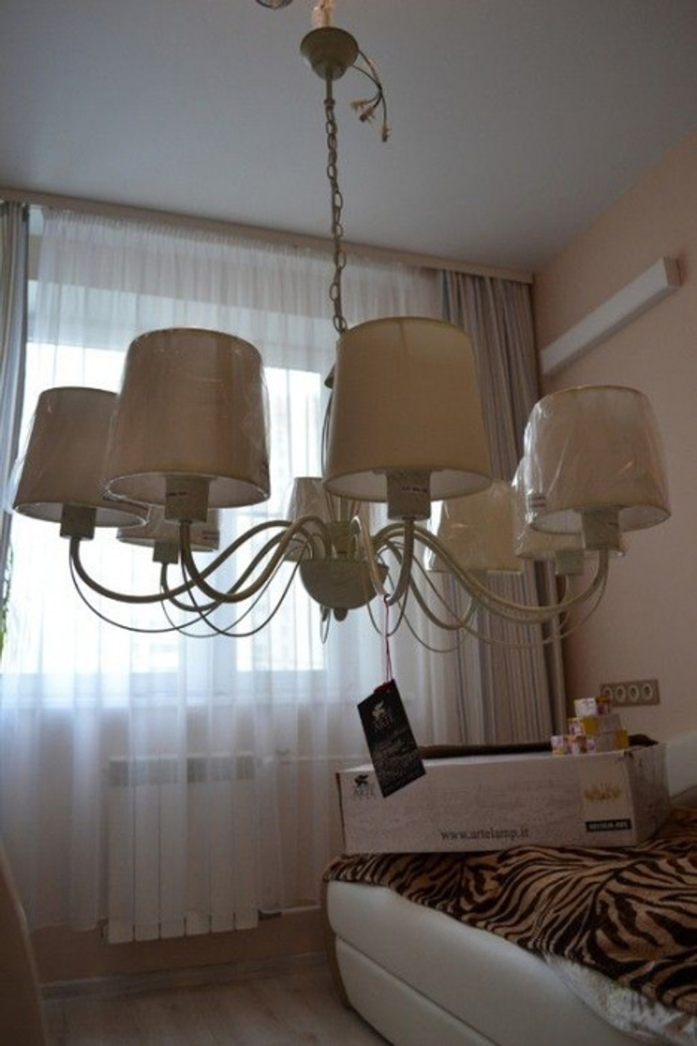 Подвесная люстра Arte Lamp ORLEAN A9310LM-8WG
