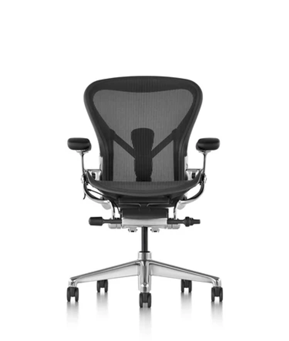 Кресло Herman Miller Aeron Graphite Polished Aluminium, размер B