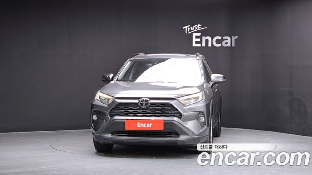 Toyota RAV4 2.5 2WD — 2019