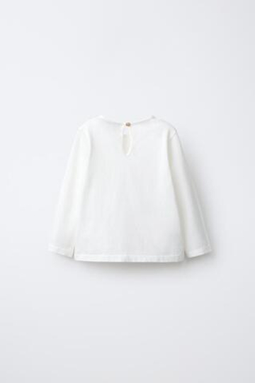 ZARA ФУТБОЛКА С ЦВЕТОЧНОЙ АППЛИКАЦИЕЙ, СВЕТЛЫЙ ЭКРЮ