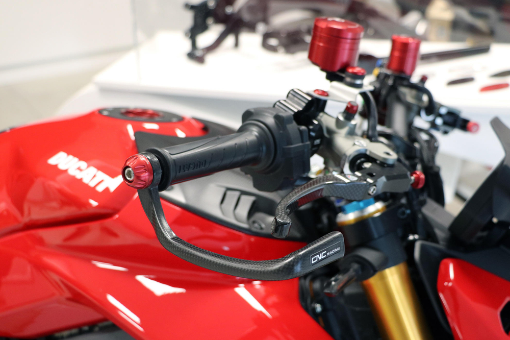 PL150K CNC RACING BRAKE LEVER GUARD GLOSSY CARBON